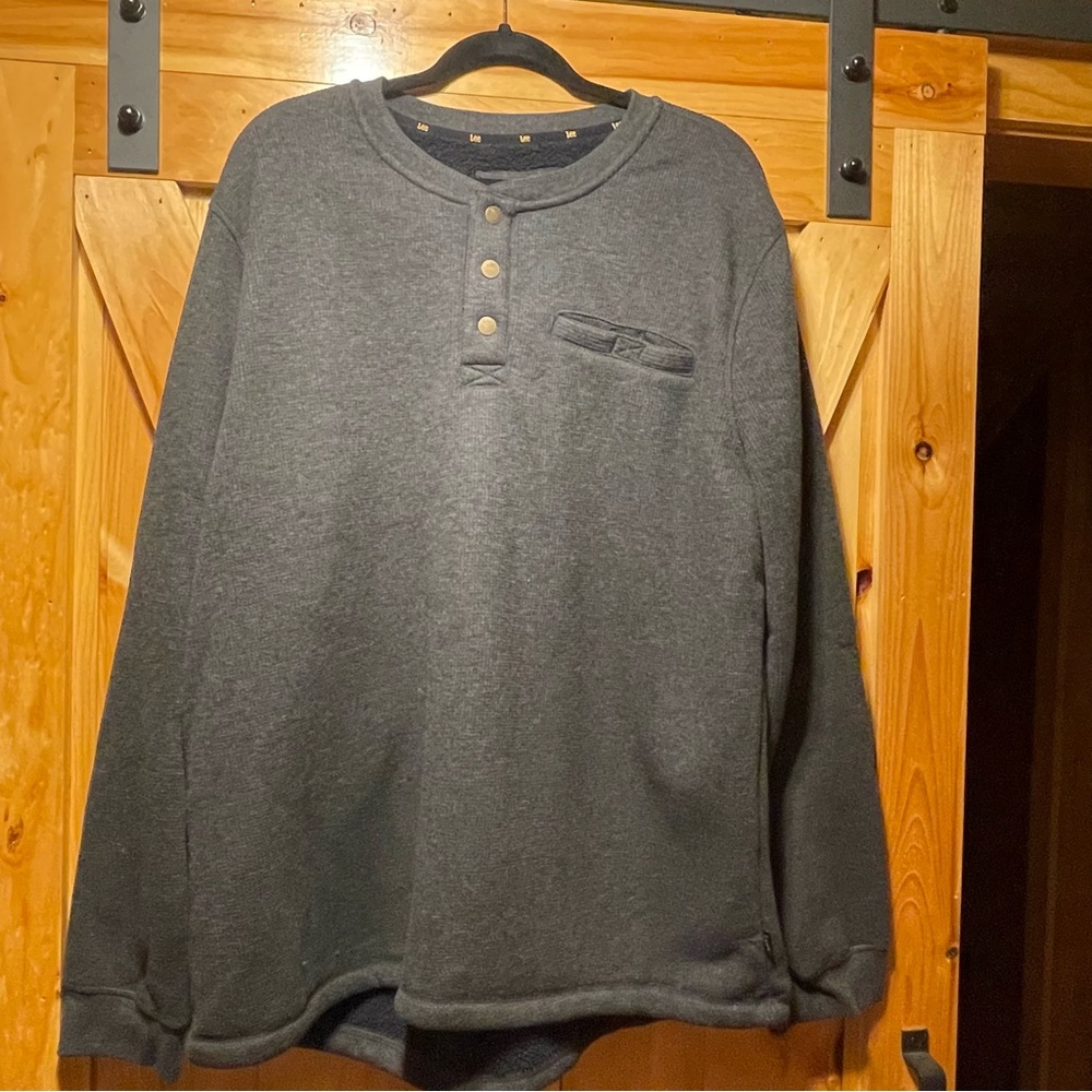 Lee Sherpa Men's Gray Henley Shirt